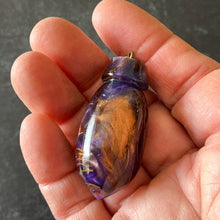 Load image into Gallery viewer, Pendulum - Pine Cones in Purple Resin